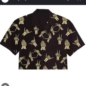 Skeleton hands cropped button up